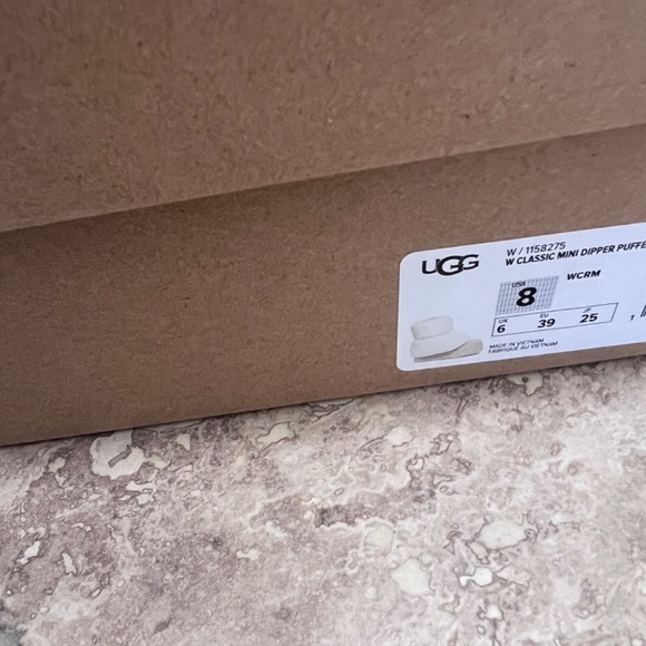 NWT UGG®Women's Dipper Puffer XL Plushwarmer Boots Size 8 - Picture 6 of 10